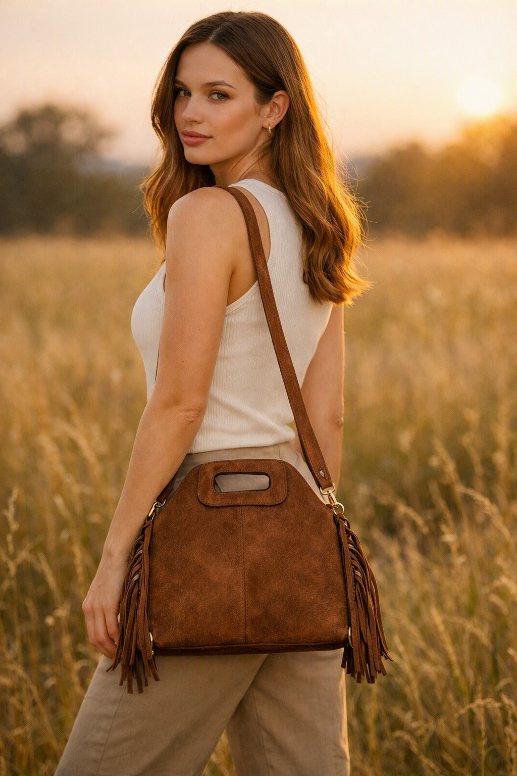 bolso flecos mano grande