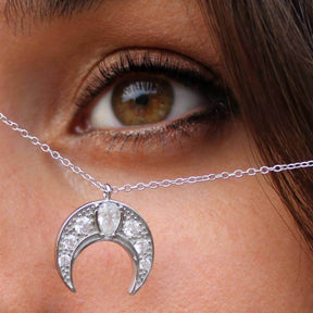 collar de luna brillante